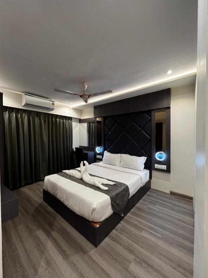 Hotel Classio Andheri - Near Dn Nagar Metro Station Mumbai Exteriör bild