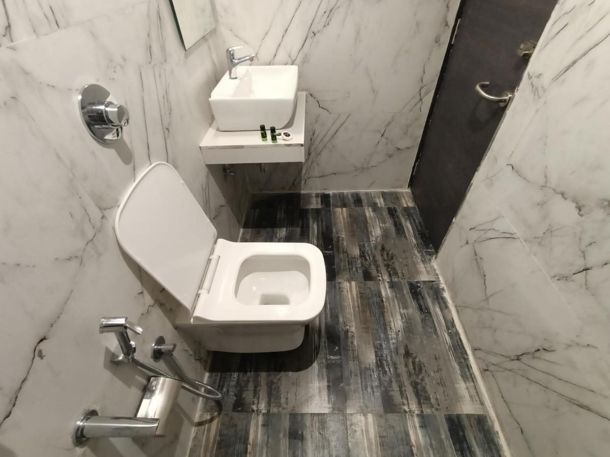 Hotel Classio Andheri - Near Dn Nagar Metro Station Mumbai Exteriör bild