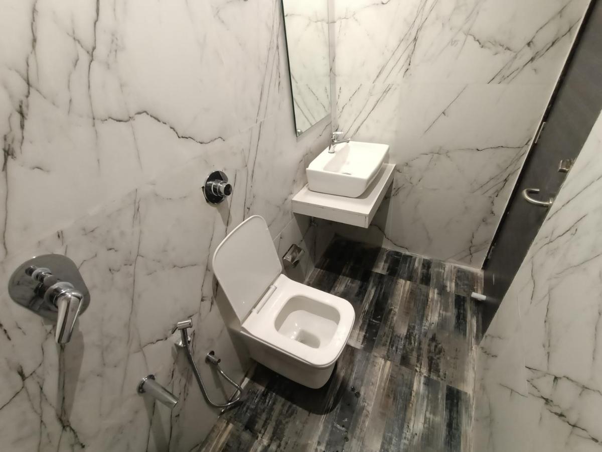 Hotel Classio Andheri - Near Dn Nagar Metro Station Mumbai Exteriör bild